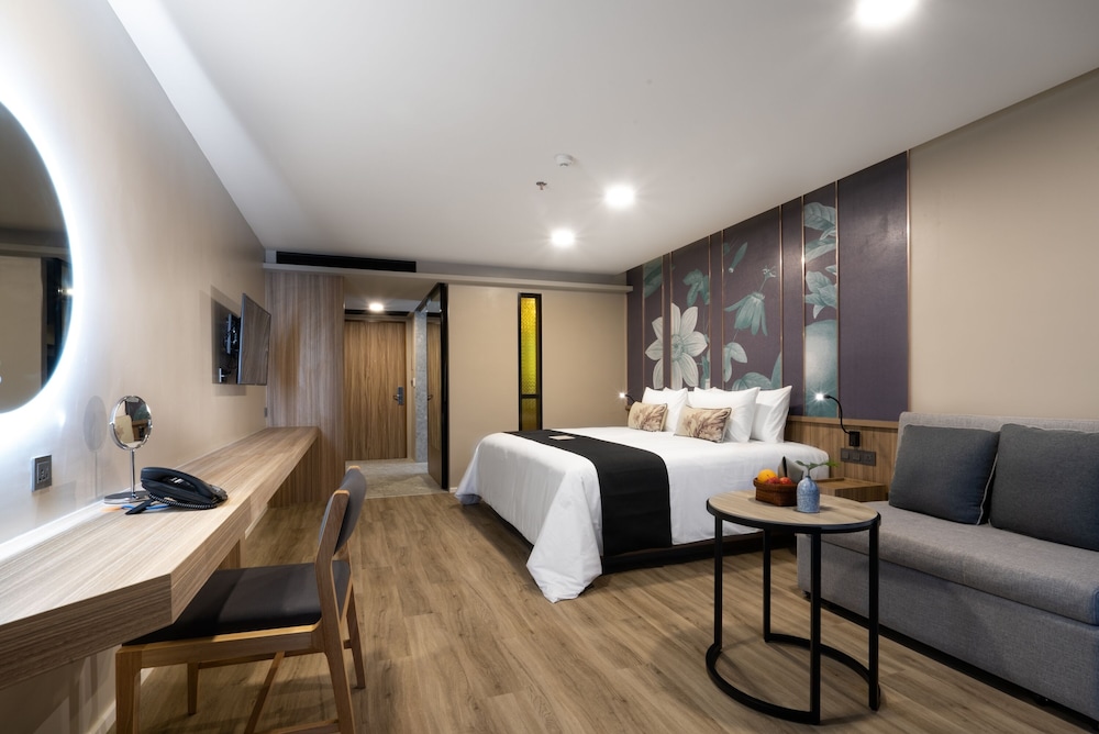 Superior King Room - Photo 5