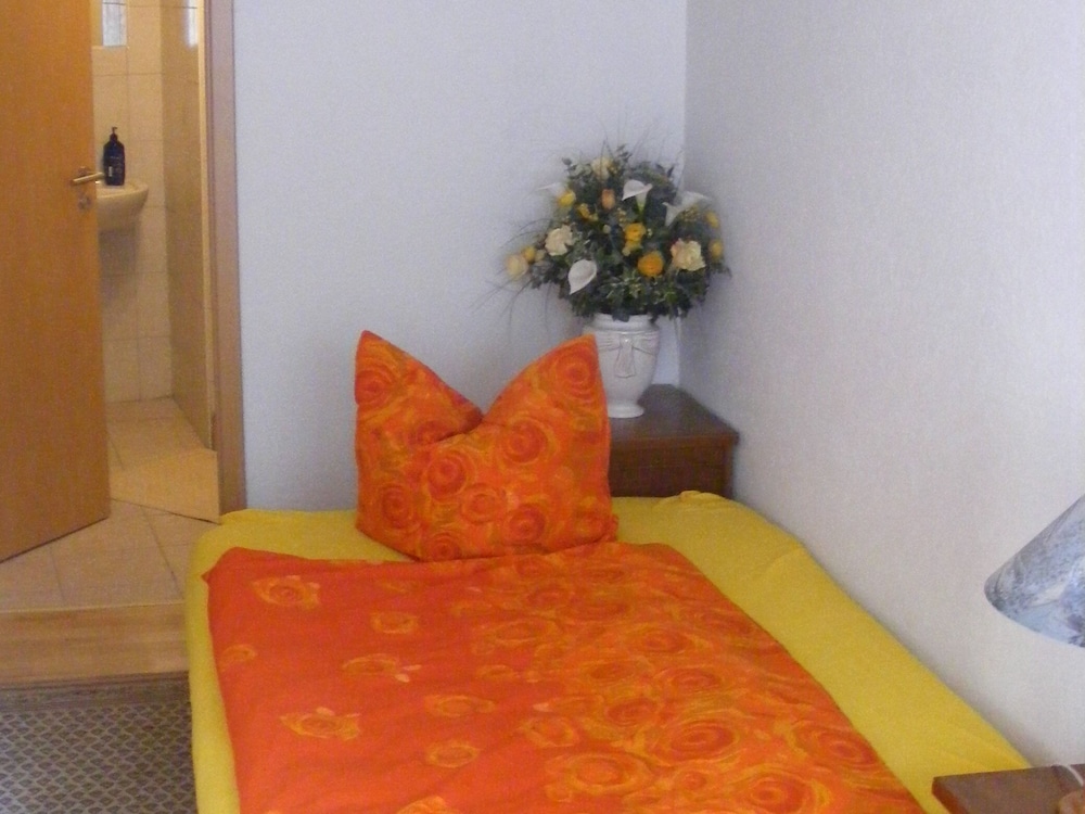 Standard Suite, Ensuite photo 3