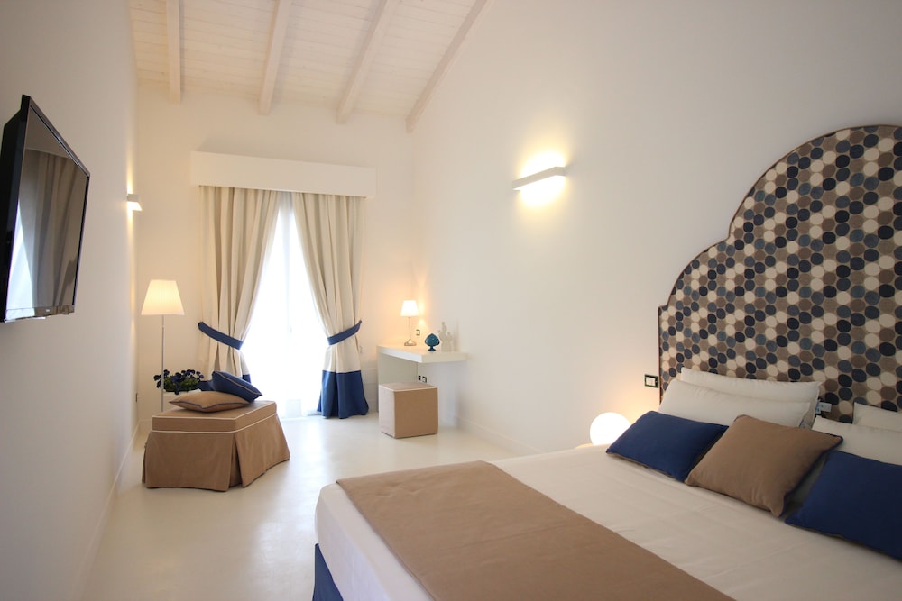 Deluxe Room, Sea View - Photo 2