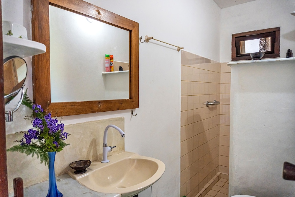 Standard Double or Twin Room, Multiple Beds, Balcony, Sea View photo 3