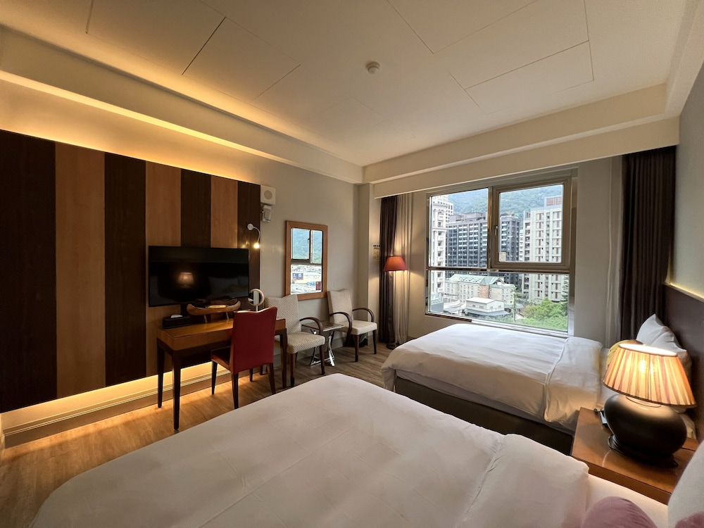 Classic Quadruple Room, 2 Double Beds, Mountain View photo 3