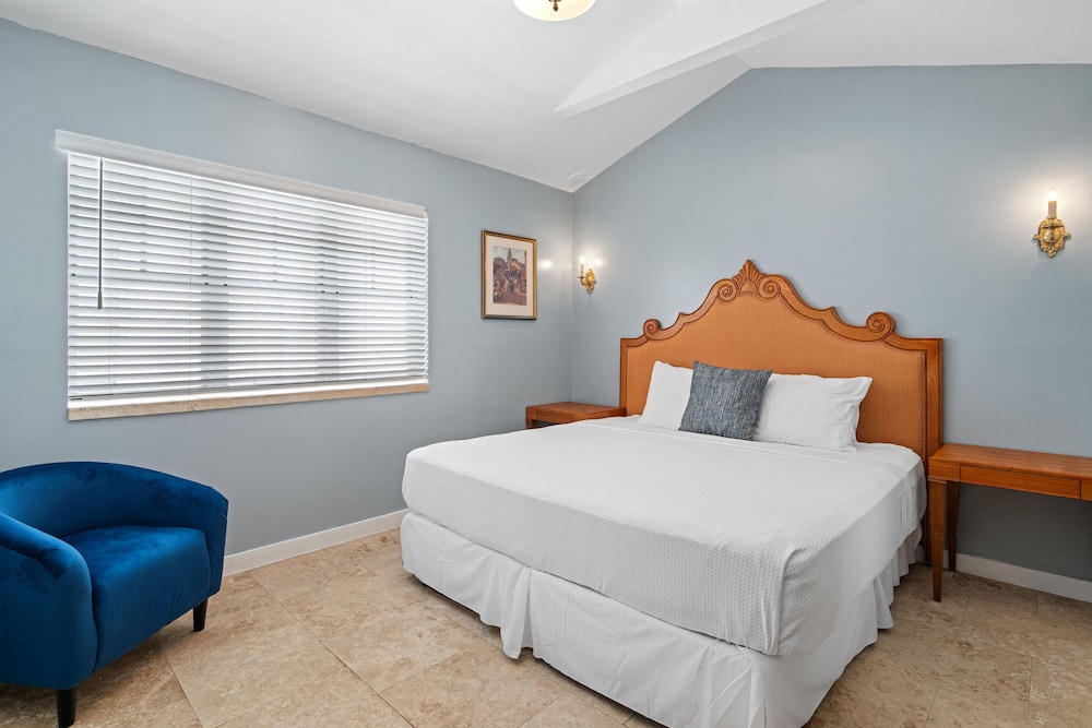 King Suite with Sofa bed - Impala Building (Self Check-in)