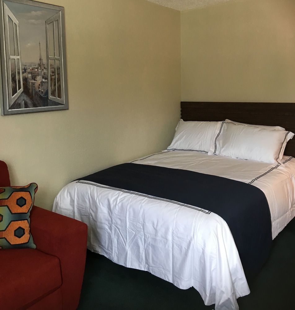 Comfort Room, 1 Queen Bed, Non Smoking