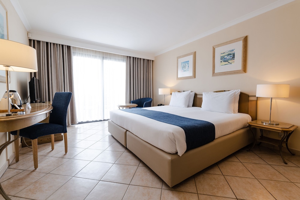 Double or Twin Room, Jetted Tub - Photo 1