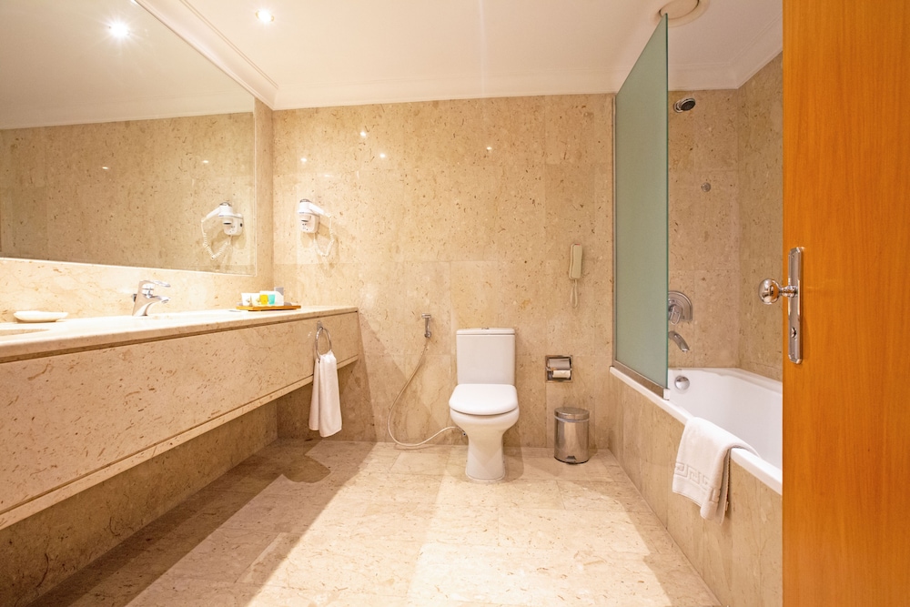 Suite (with Outside Jacuzzi)