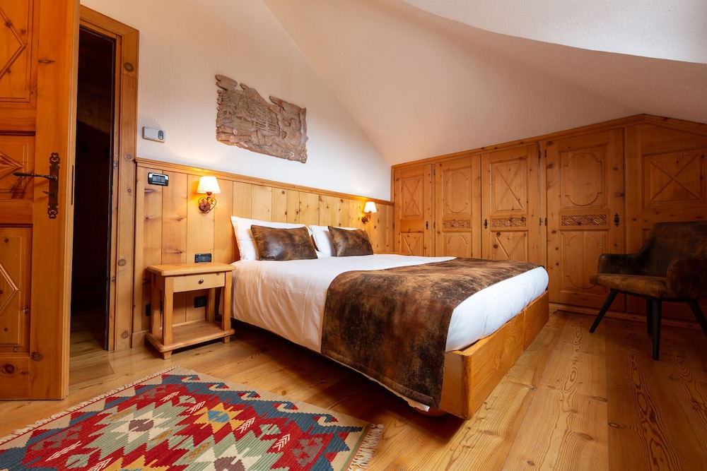 Double or Twin Room - Photo 11