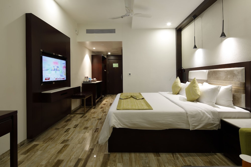 Executive Double Room, 1 King Bed, City View