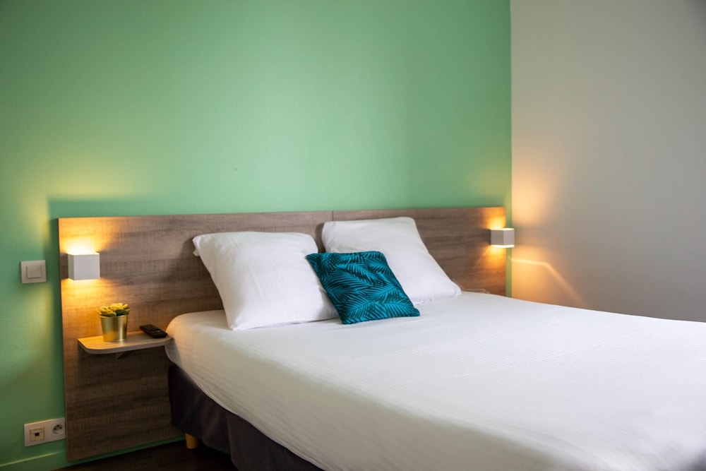 Standard Room, Multiple Beds, Non Smoking - Photo 1