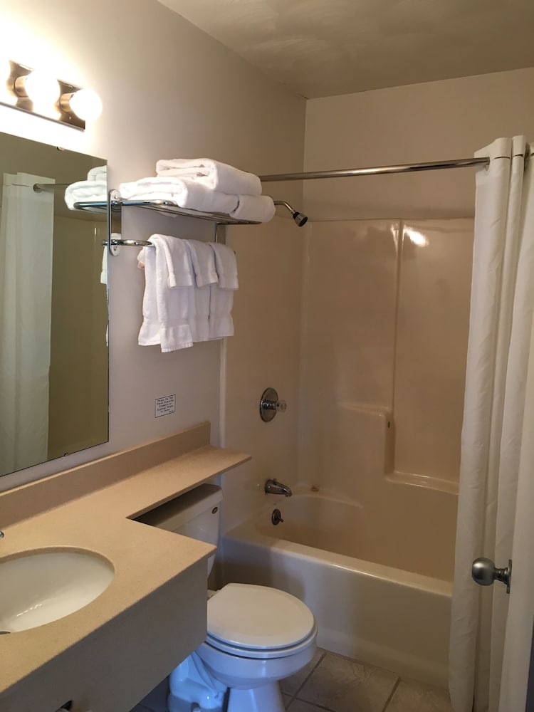Double Room, 1 Queen Bed, Accessible, Lake View photo 2
