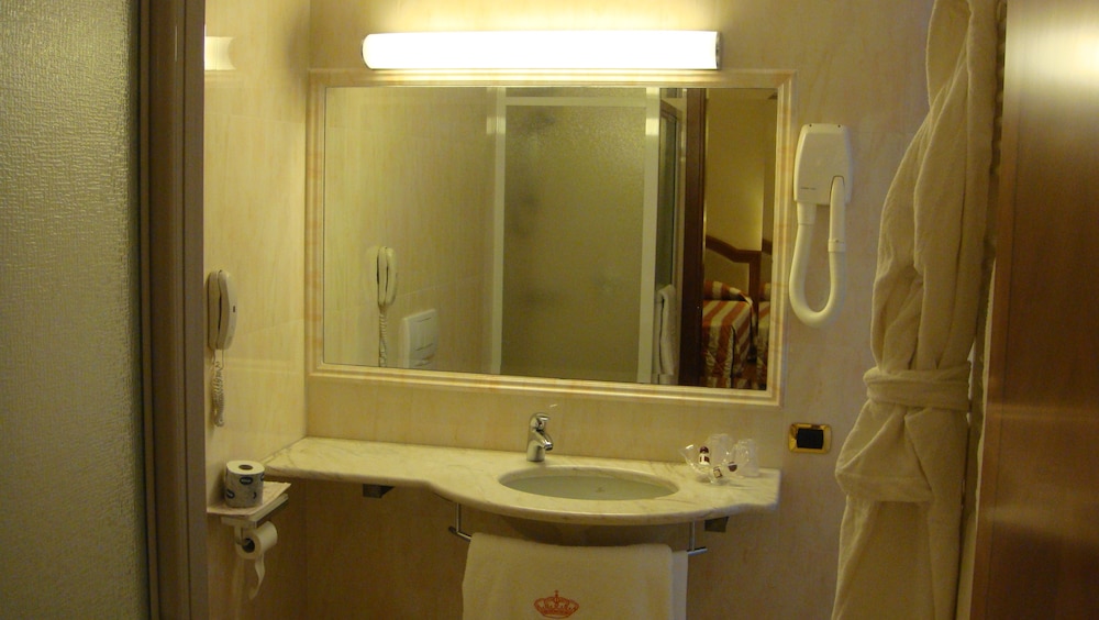 Superior Double or Twin Room, City View photo 3