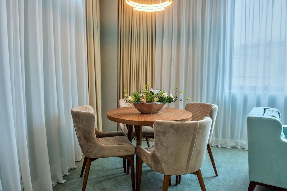 Suite - Photo 6