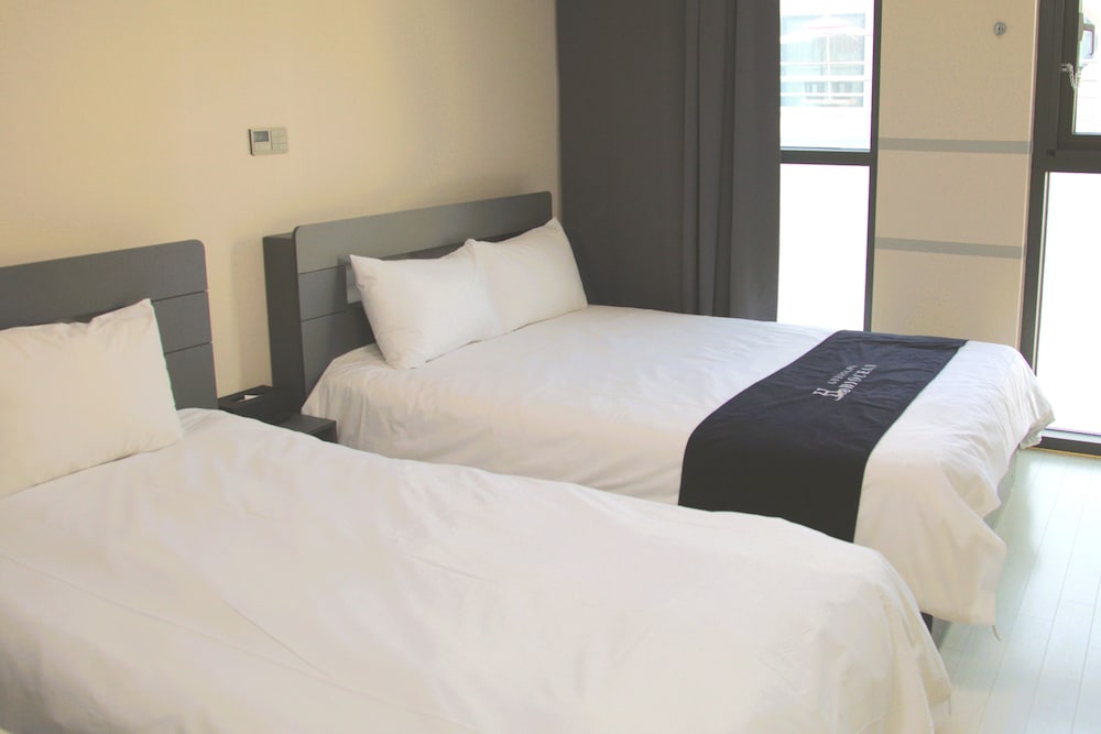 Superior Family Twin Room (No View) - Photo 3