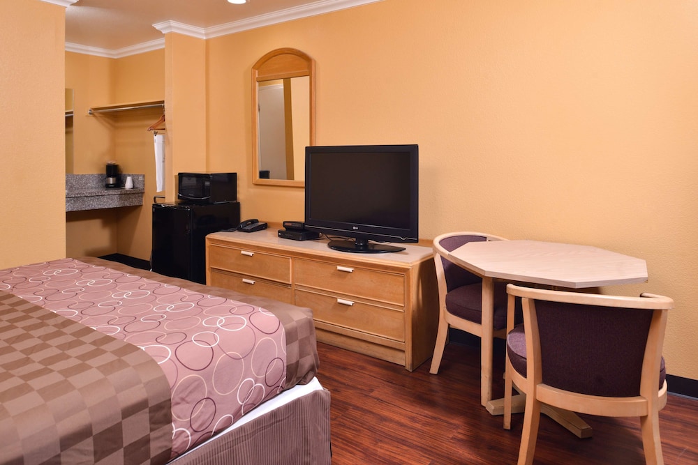 Room, 1 Queen Bed, Non Smoking photo 3