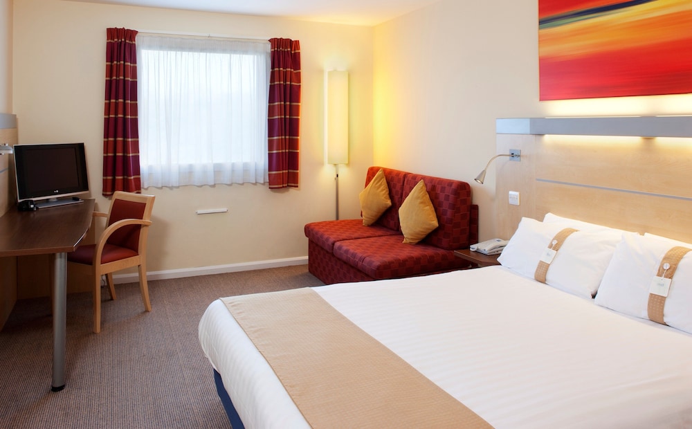 Holiday Inn Express Cardiff Airport by IHG