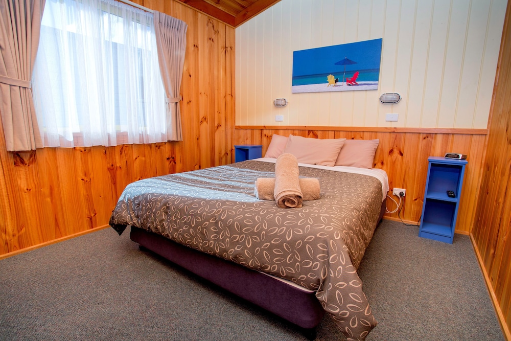 2 Bedroom Cabin - Heron photo 2