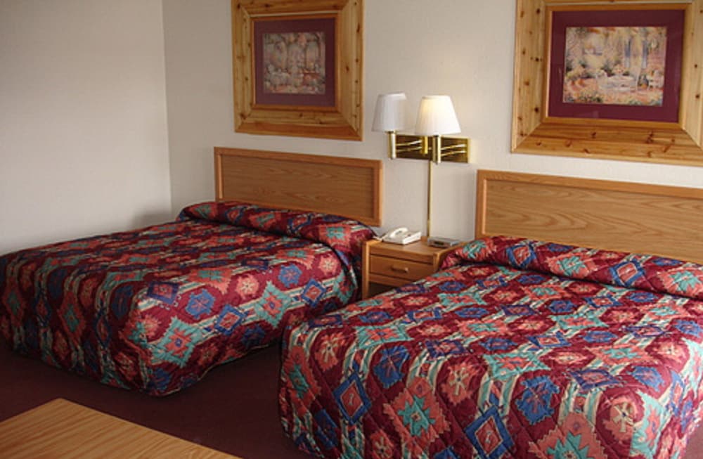 Two queen bed non smoking photo 3