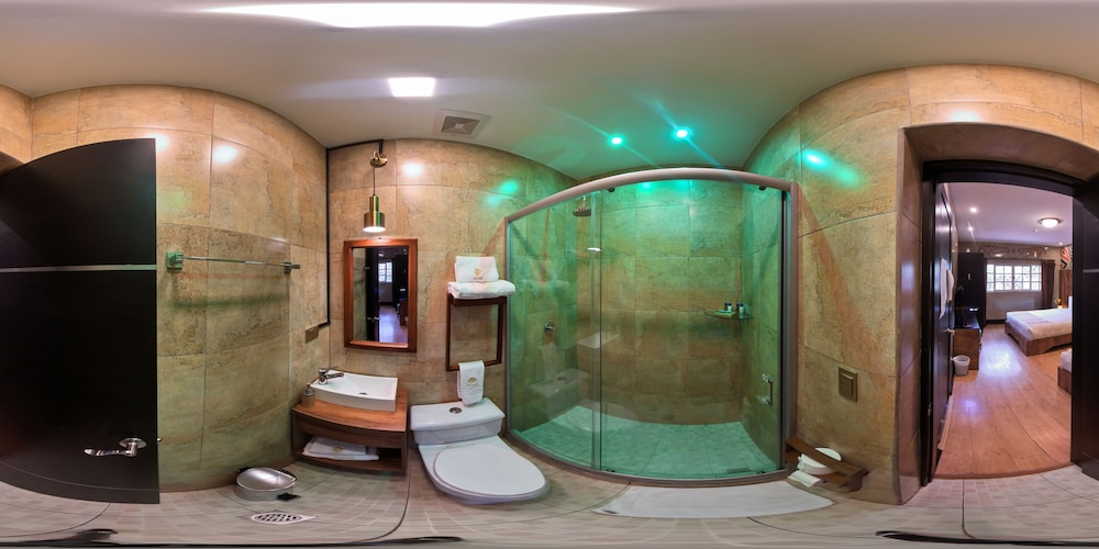 Twin Room - Photo 13