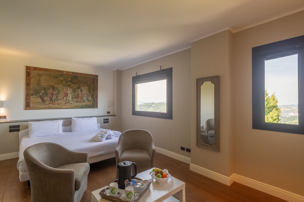 Junior Suite, Hill View (Spa Access) - Photo 1