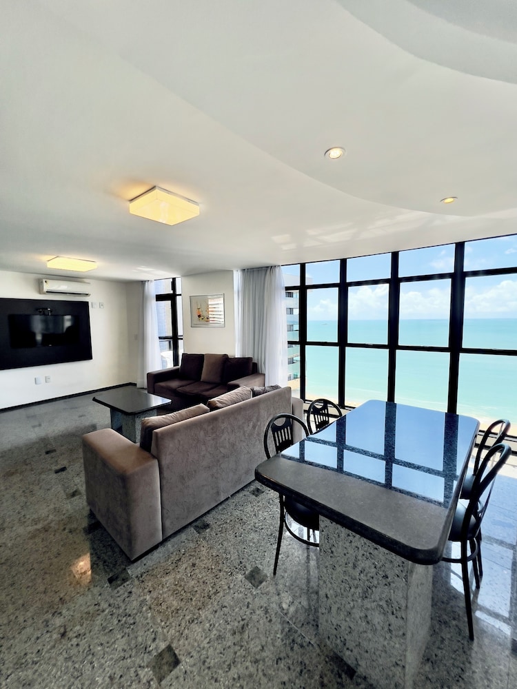 Executive Room - Photo 12
