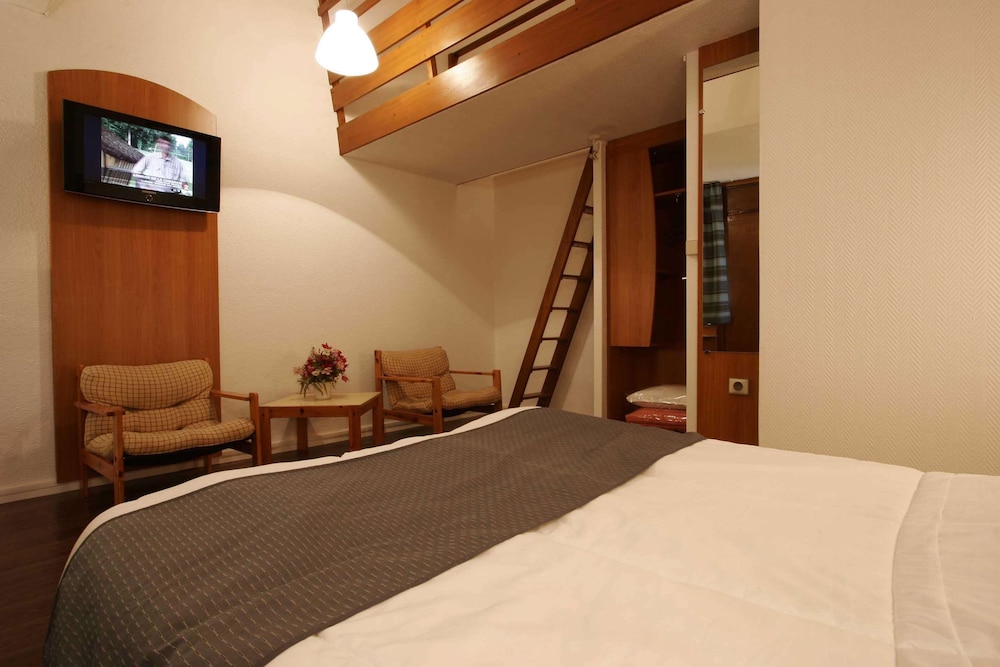 Standard Room, Multiple Beds - Photo 2