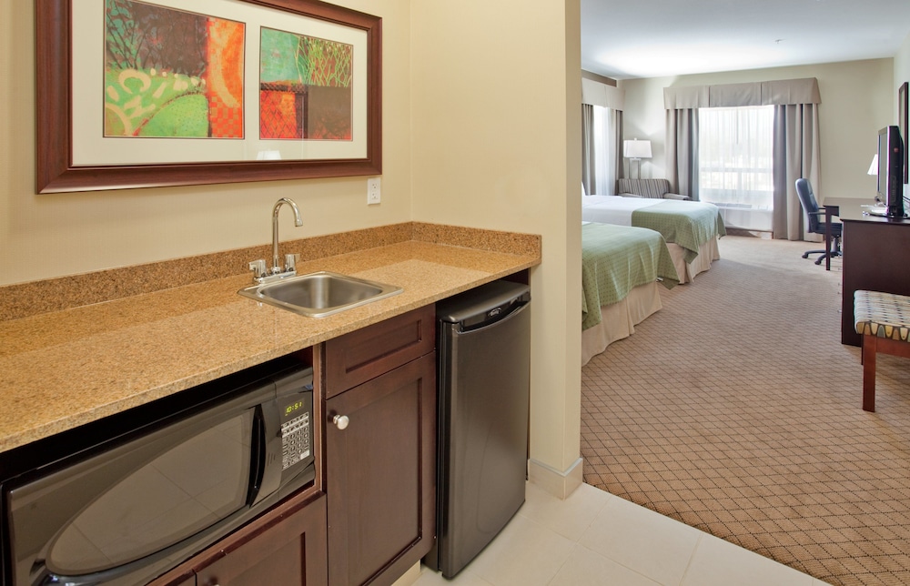 Standard Room, Multiple Beds, Corner