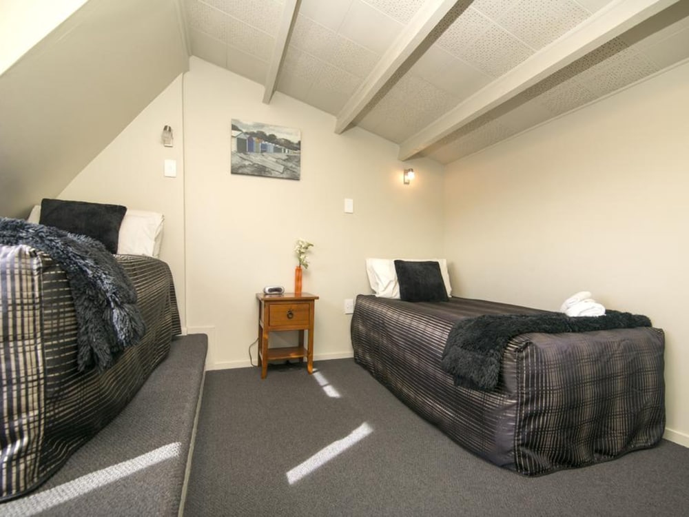 1 Bedroom Executive Suite photo 1