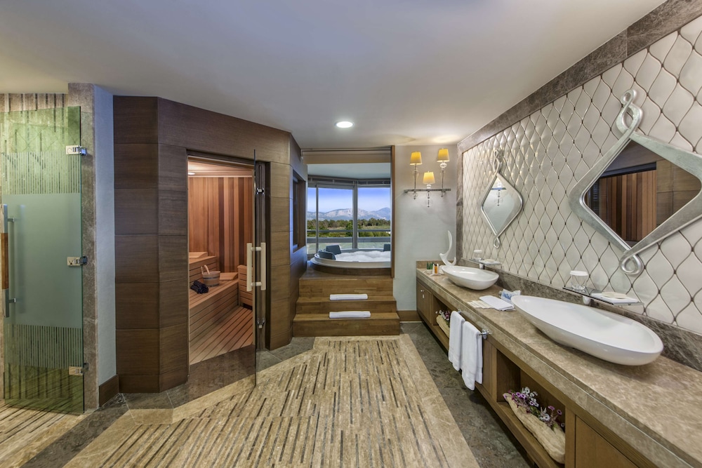 KING SUITE WITH SEA VIEW thumbnail 6