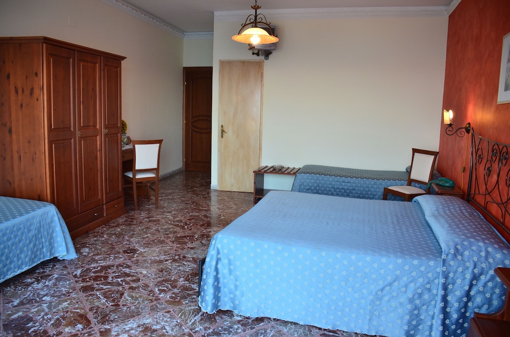 Quadruple Room, Sea View