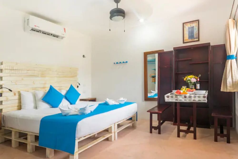 Comfort Studio, 1 King Bed, Kitchenette