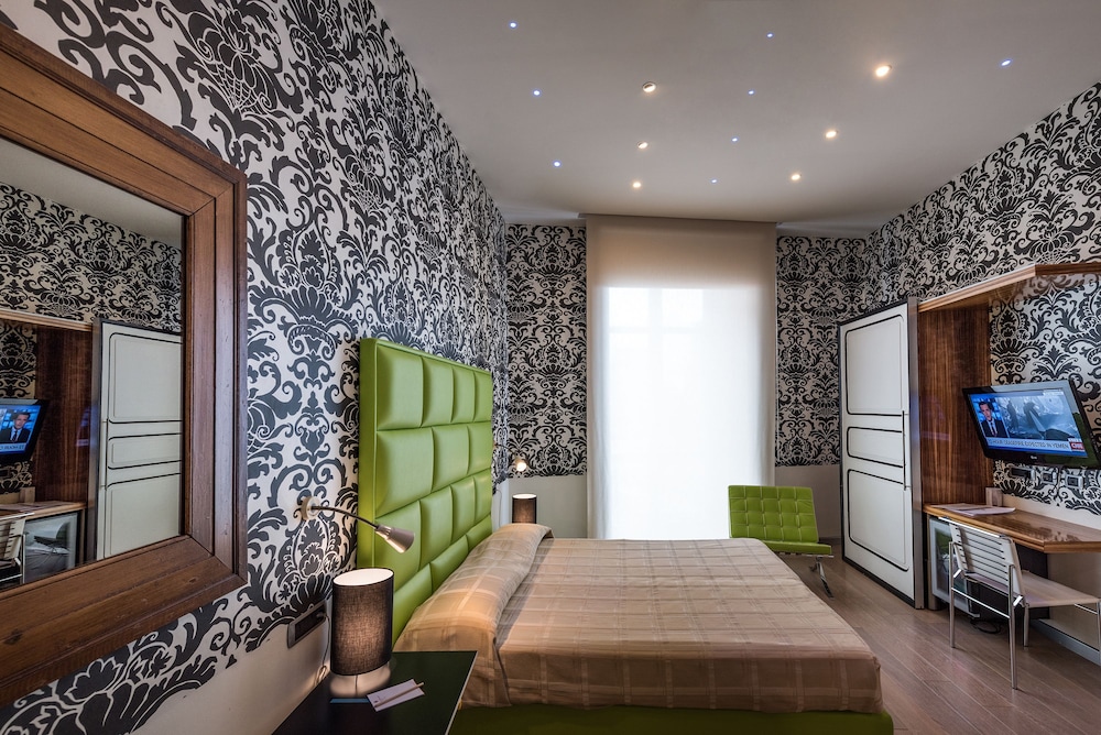 Classic Double Room, Jetted Tub, Partial Sea View - Photo 11
