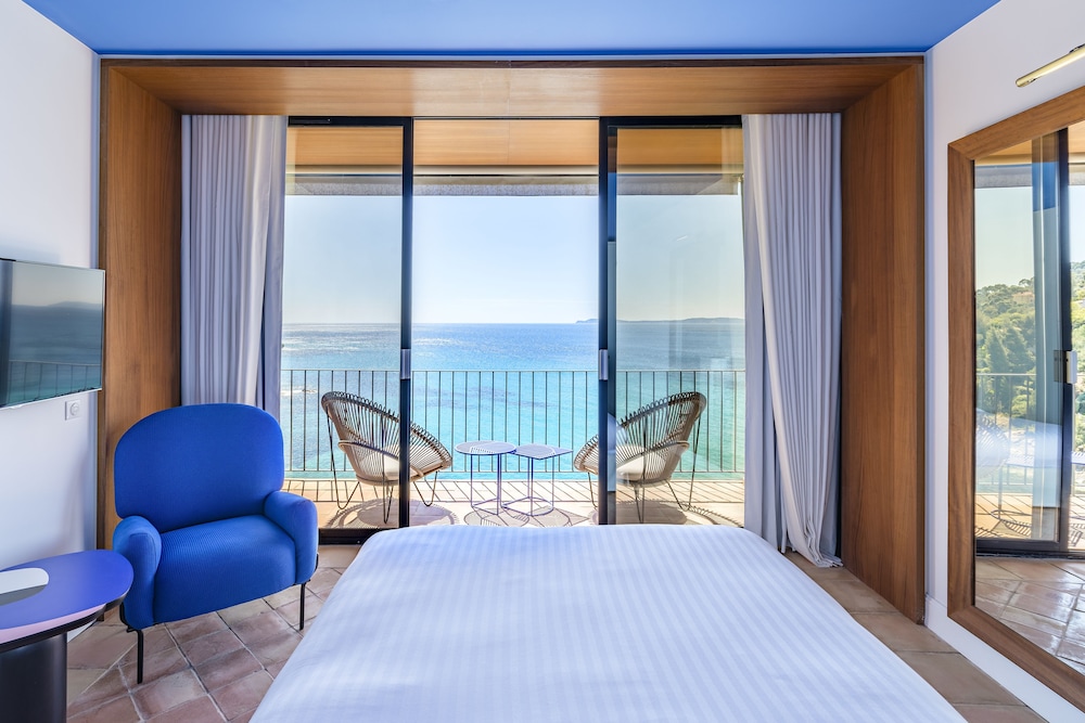 Club Room, Balcony, Panoramic Sea View photo 1