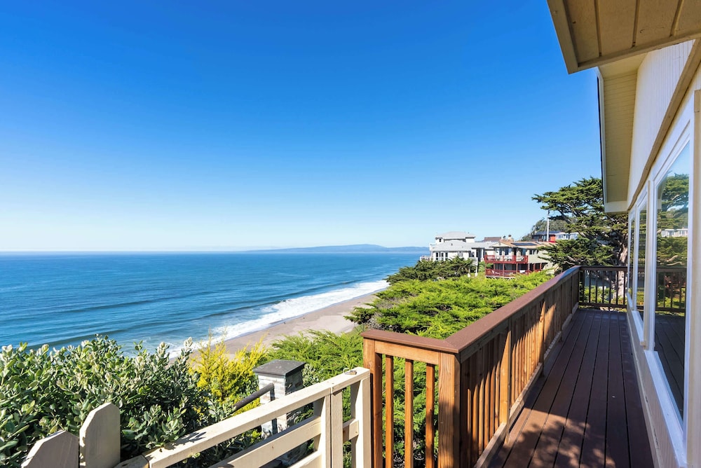 House, 2 Queen Beds, Patio, Ocean View (Cypress Cottage) photo 1