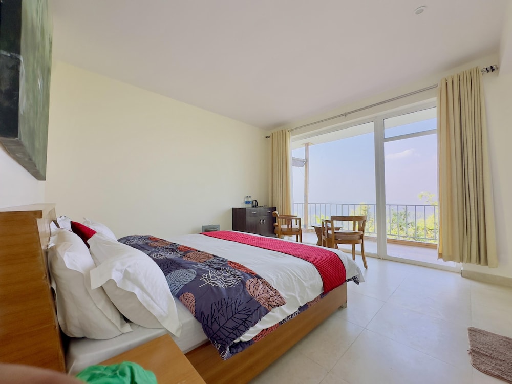 Executive Deluxe Himalayan View Room with Balcony photo 2
