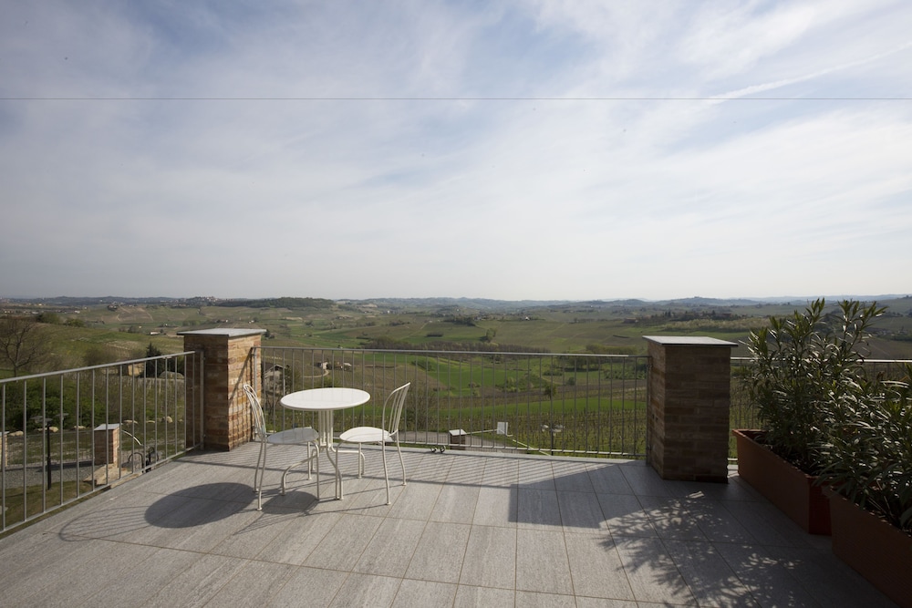 Deluxe Double Room, Terrace photo 3