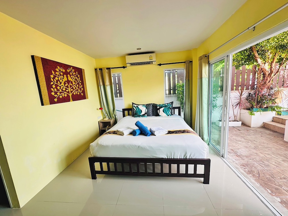Deluxe Double Room, Pool View - Photo 7