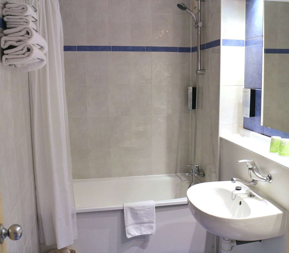 Triple Room - Photo 13