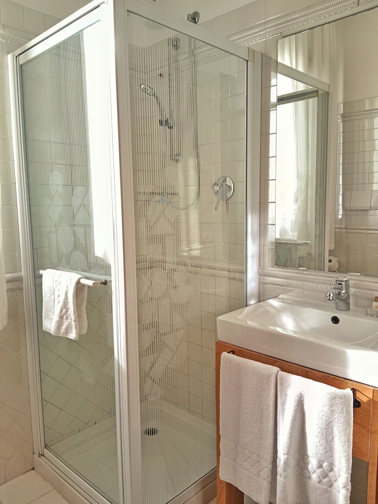 Comfort Suite, Terrace, Garden View photo 3