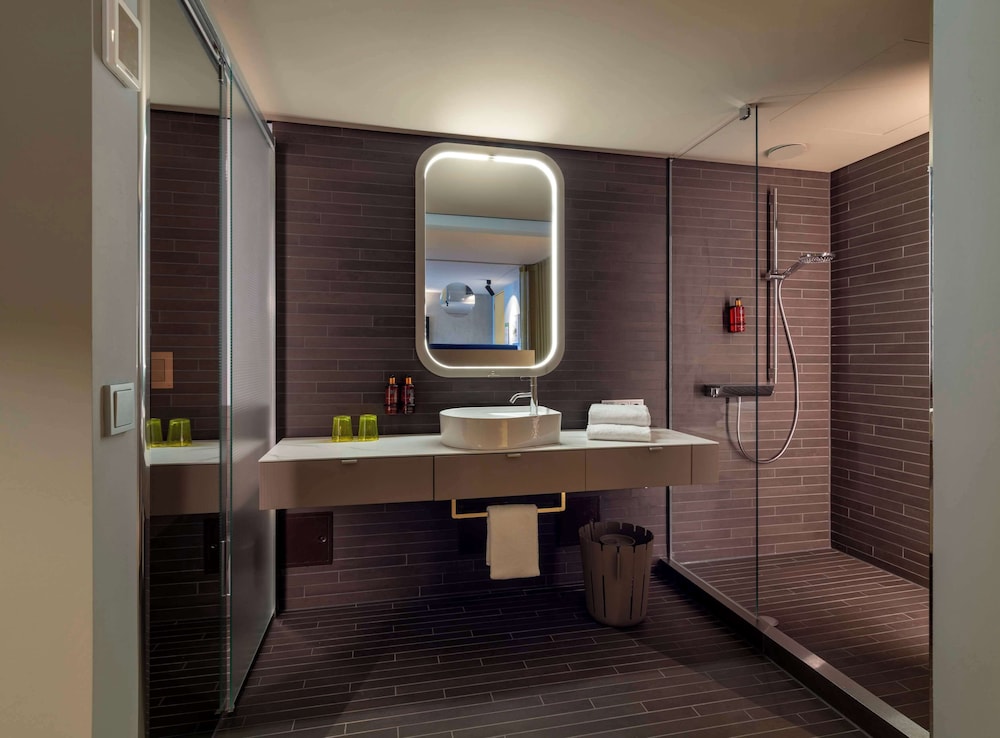 Executive Room (Larger Room) - Photo 8