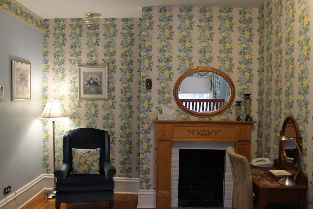 Classic Room, 1 Queen Bed photo 1