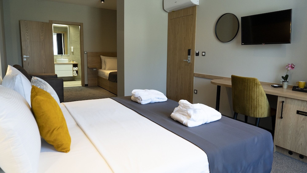 Comfort Triple Room