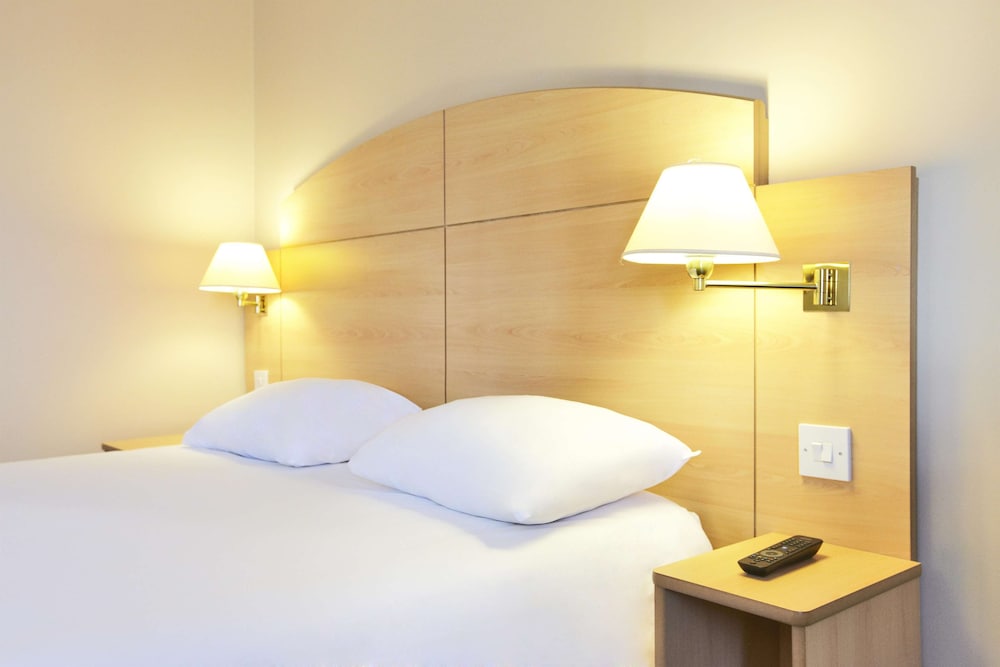 Standard Room, Multiple Beds photo 3