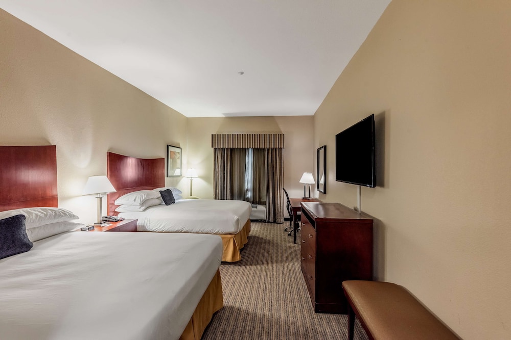 Suite, Multiple Beds, Refrigerator & Microwave - Photo 1