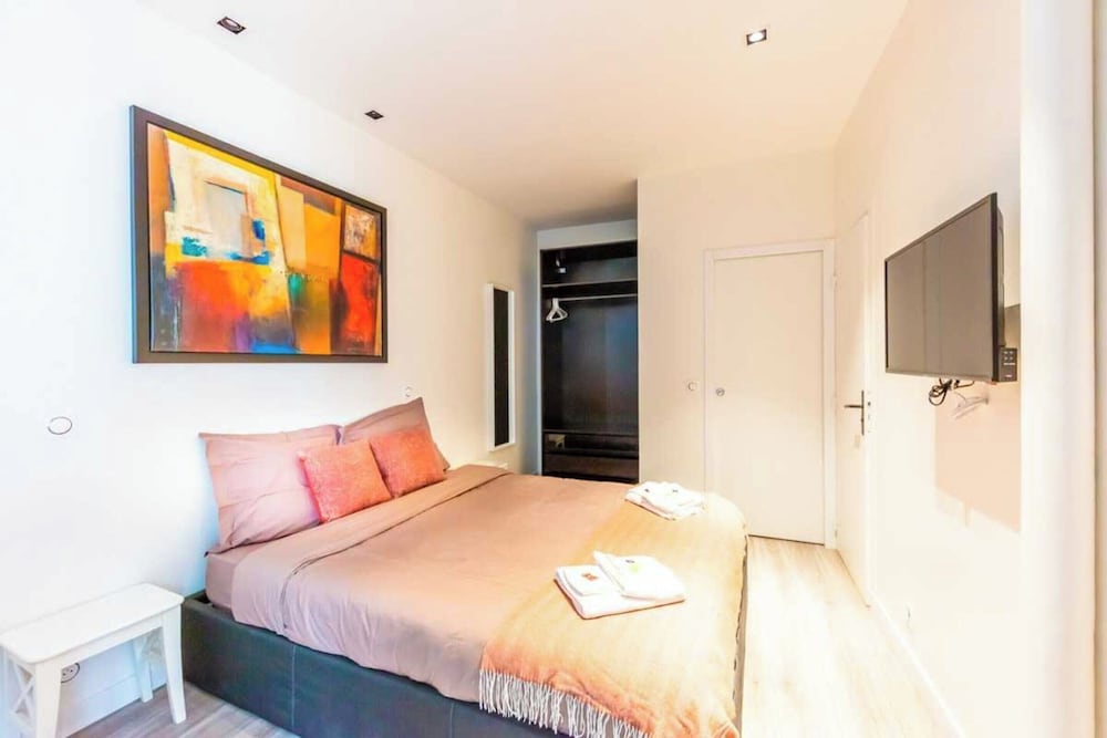 Apartment photo 1