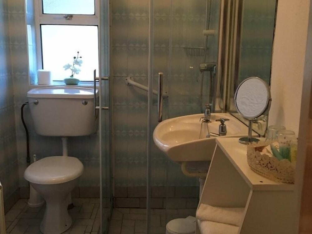 Double Room, Ensuite, Garden View photo 3