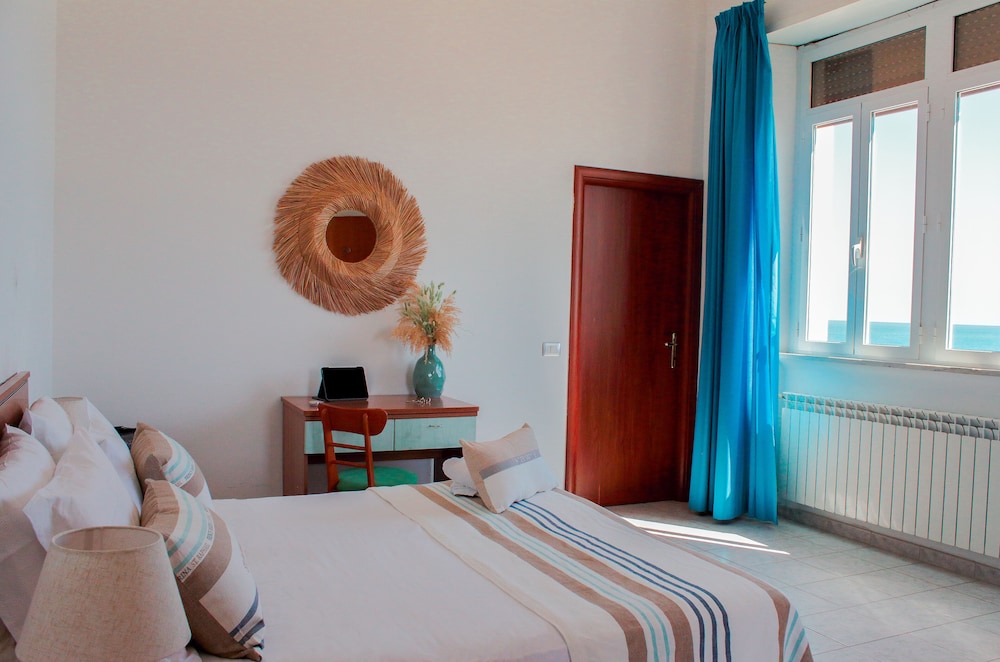 Standard Double or Twin Room, Sea View - Photo 1