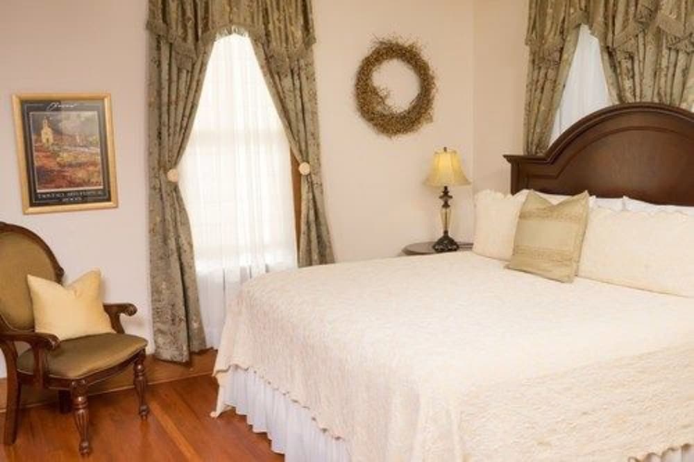 Room (5)