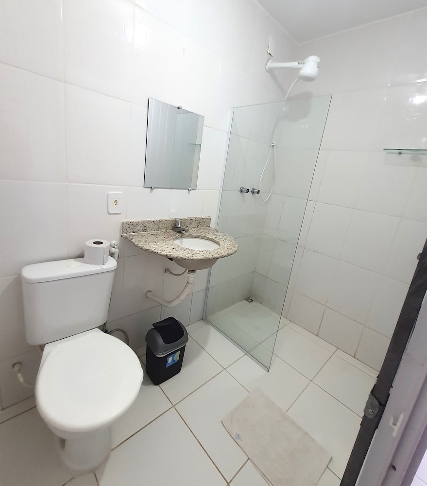 Standard Triple Room, Private Bathroom photo 3