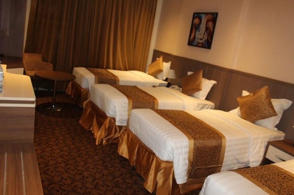 Quadruple Room - Photo 5