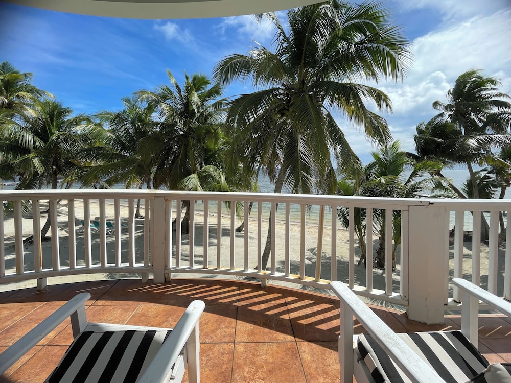Royal Penthouse, 3 Bedrooms, Ocean View photo 3