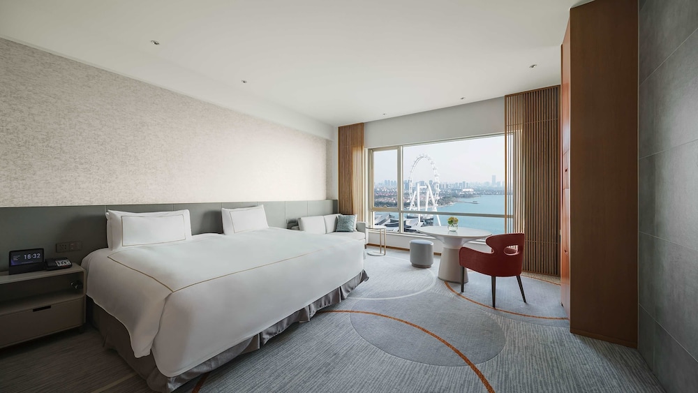 Premium Room, 1 King Bed (Jinji Lake Suzhou Eye View) - Photo 4